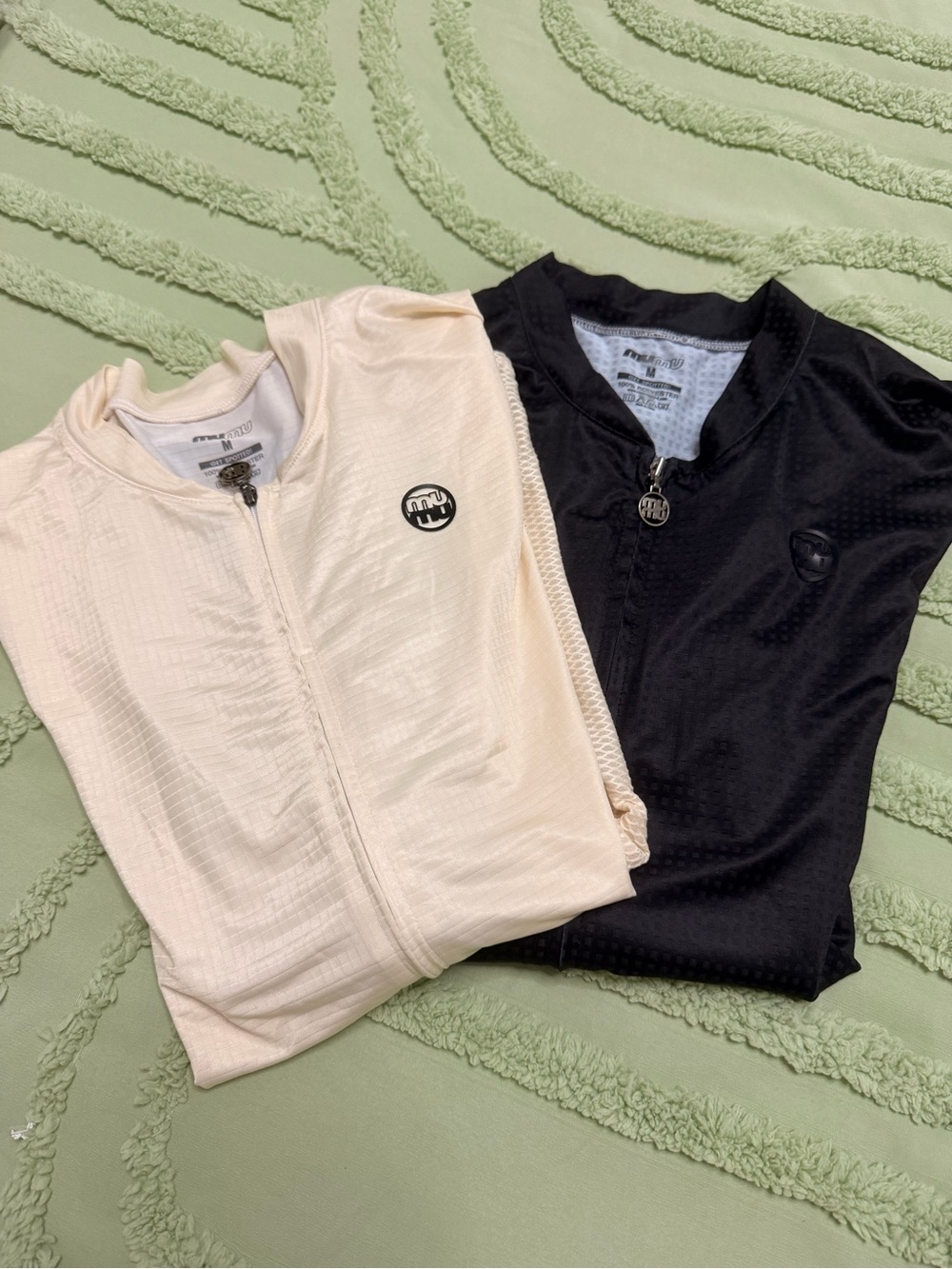 2 pc men’s M cycling jersey full zip Mumu